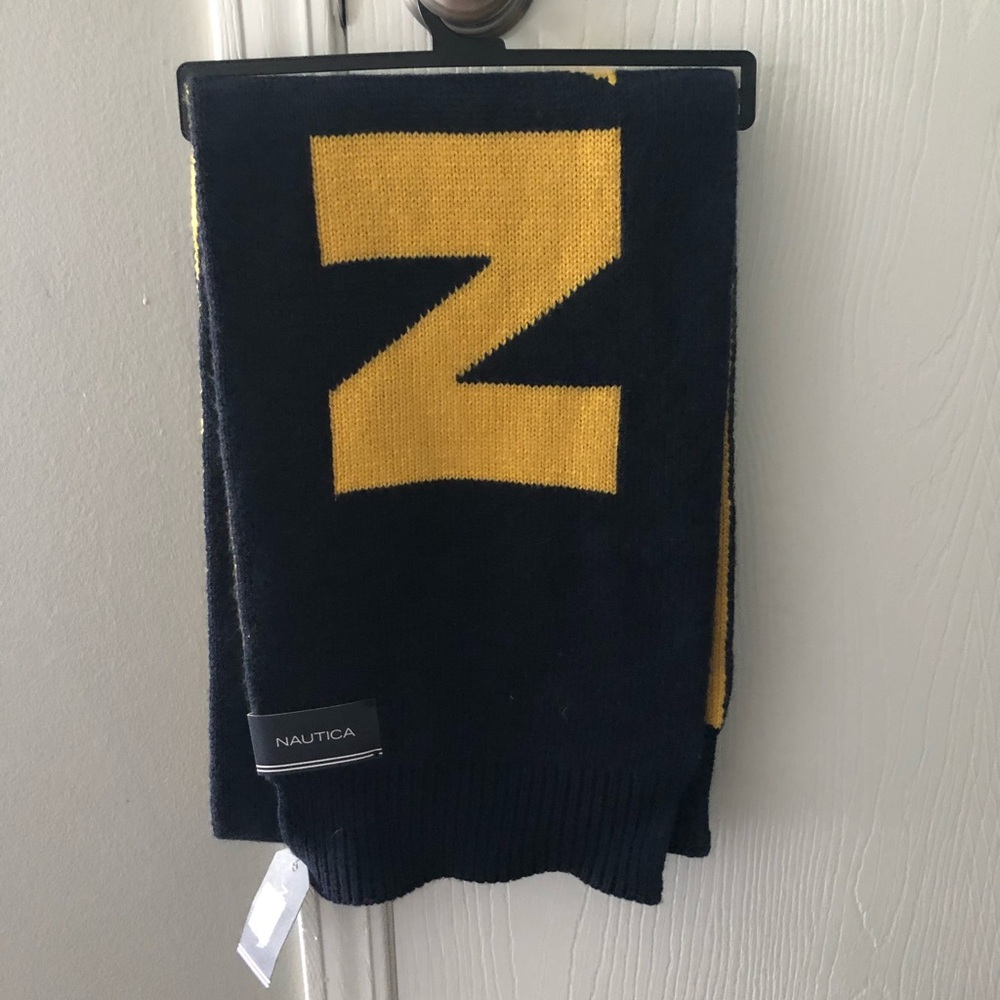 2/$15 NEW! Nautica Navy and gold reversible scarf
